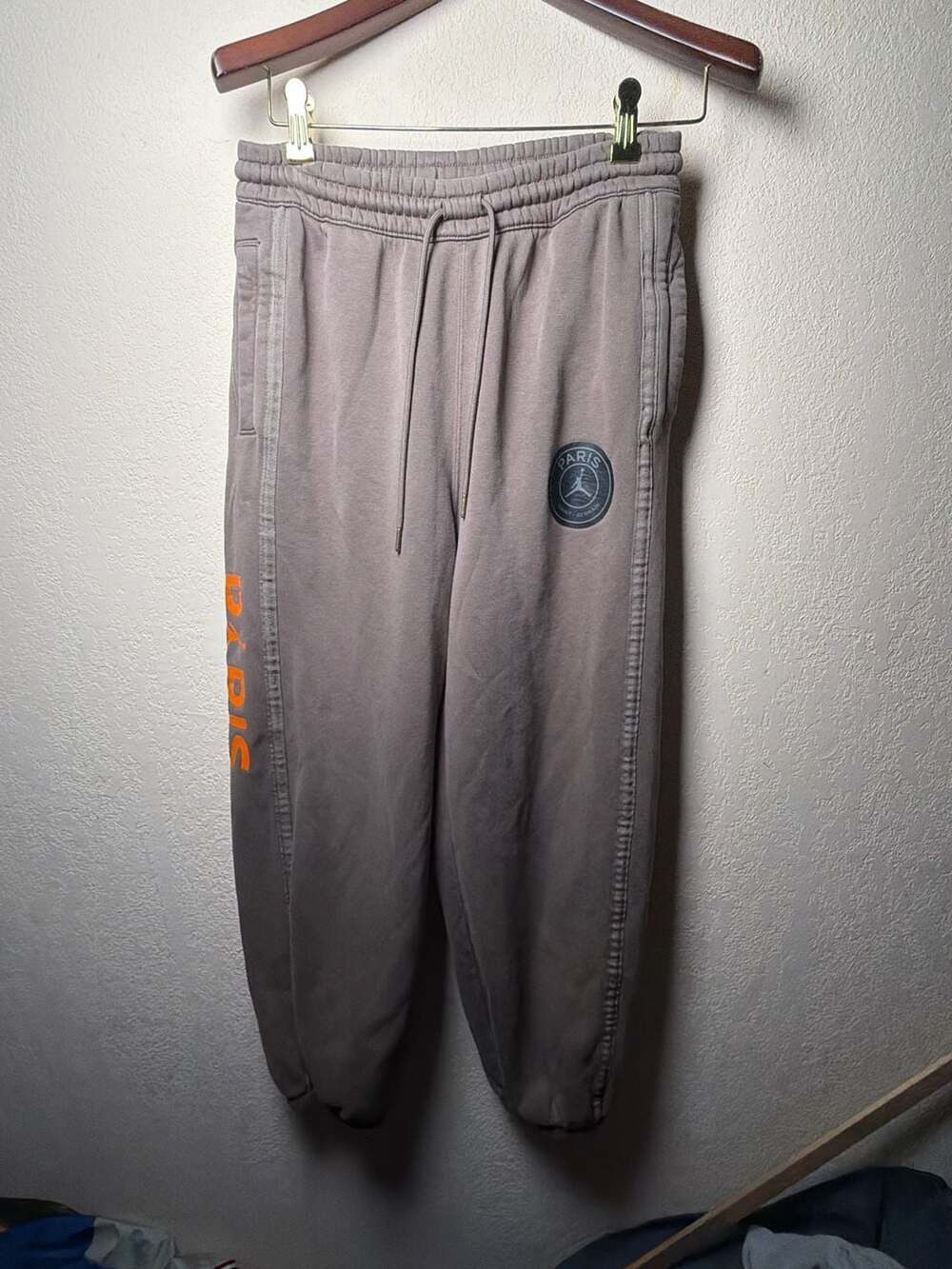 Jordan x PSG Fleece Sweatpants in Taupe Haze Small DZ2949-274